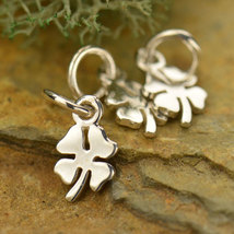 Sterling Silver Tiny Four Leaf Clover Charm 13x5mm - €9,72 EUR
