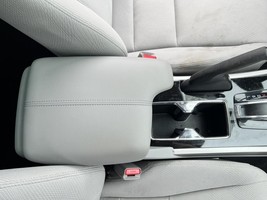 Console Front Floor US Built Cloth Armrest CVT Fits 16-17 ACCORD 104821505 - $3,668.41 MXN