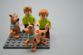 LEGO Scooby Doo Shaggy Minifigures Open Closed Mouth Wide Eyes Dog Lot of 4 - £22.82 GBP