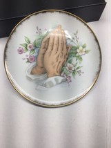 Praying Hands Decorative Plate Japan Attached Hanger - £14.31 GBP