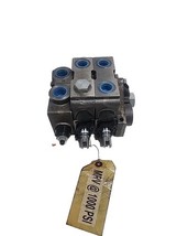 NEW Parker Hydraulic valve, 2 cylinder spools, double acting, 311-16-0285 - $1,000.00