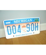 Michigan License Plate Great Lakes Splendor #DO4 9OH - $110.22 MXN