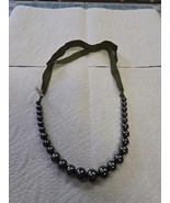 NWT Banana Republic Long Faux Pearl Necklace With Green Ribbon Classic - $283.37 MXN