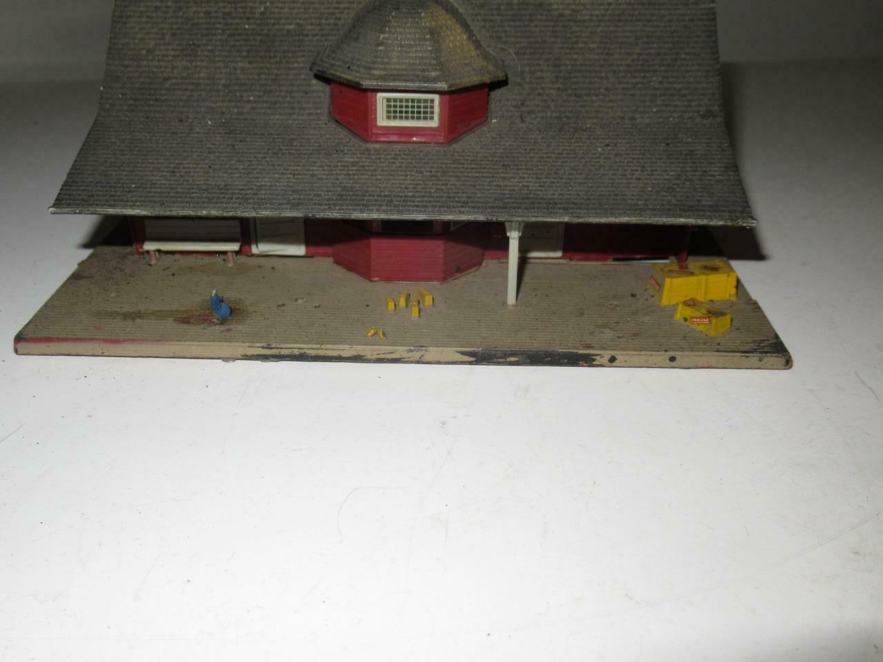 HO - FREIGHT STATION KIT - ASSEMBLED &amp; GLUED -   GOOD - S3 - $5.81