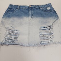Forever 21 Women's Blue/White Distressed Denim Frayed Mini Skirt Size 14 (36×17) image 12