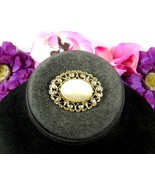 Lightweight FILIGREE OVAL CAB PIN Vintage Brooch Goldtone Imitation Pear... - $15.83