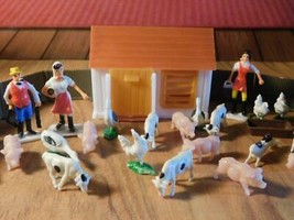 18&quot; Doll Miniature Farm House &amp; Figurines Lot fits Our Generation American Girl - £13.44 GBP