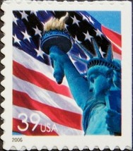 2006 39c Statue of Liberty &amp; Flag, Denominated Scott 3985 Mint F/VF NH - $1.33