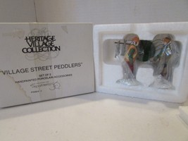DEPT 56 58041 VILLAGE STREET PEDDLERS SET OF 2 HERITAGE VILLAGE RETIRED ... - $168.44 MXN