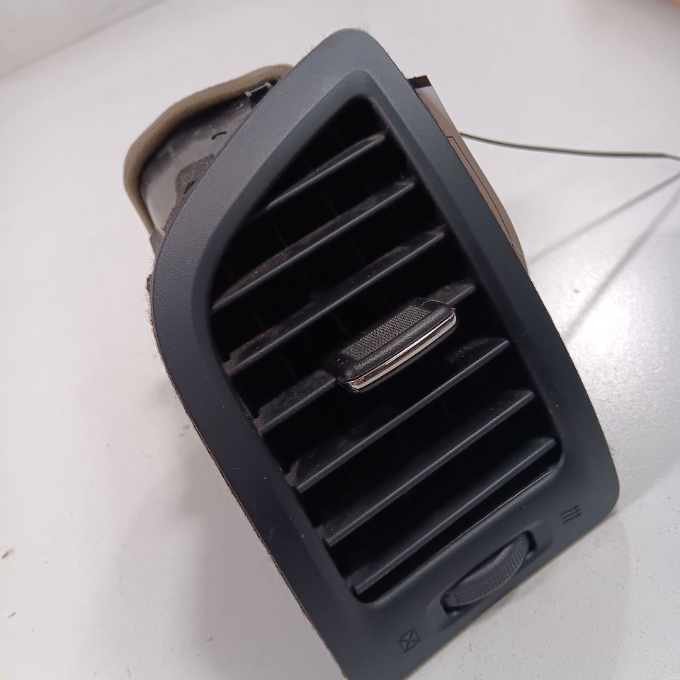 Nissan Altima Dash Air Vent Left Driver  2017 2016 - $29.94 Nissan Altima Dash Air Vent Left Driver  2017 2016 - $29.94