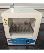 Labnet I5110 Personal-Sized Compact Mini Incubator / 115V / 60ºC / TESTED - $328.50
