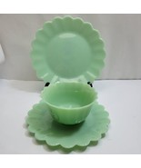 PIONEER WOMAN JADEITE DINNER PLATE SALAD PLATE  SOUP BEERY BOWL SCALLOPE... - $429.30 MXN