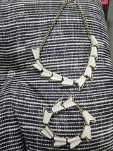 Vintage White Necklace and Bracelet set.  2pc Set⁸. Necklace 17&quot;  Bracel... - $40.82 CAD