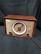 Mid Century Zenith S-50682 AM/FM Tube Radio Wood Encased With Phono Input - £66.67 GBP