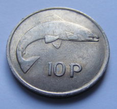 1982 Irish Ten Pence Coin Old Ireland 10p Leaping Salmon Celtic Harp - $5.99
