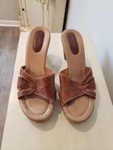 Fioni Sandal Heels Pumps Shoes Wood Heel Size 9.5 ~ USED - £4.74 GBP