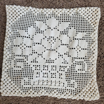 Vintage Hand Crochet Table Vanity Doily 14x14 Inch - $15.37 CAD