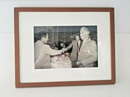 President Jimmy Carter shaking hands at dinner Original 6&quot; x 9&quot; Framed Photo - £22.93 GBP