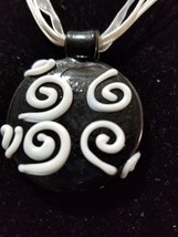 Hand Blown Black and White Glass Necklace    Z12 - £7.66 GBP