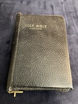 VINTAGE HOLY BIBLE  Self-Pronouncing Edition  Circa 1952  The World Publishing - £13.54 GBP