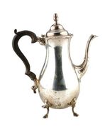 VINTAGE / ANTIQUE STERLING SILVER PEAR SHAPE FOOTED COFFEE POT - €1.701,81 EUR