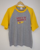 Who&#39;s Your Daddy Sugar Daddy Candy Baseball T-Shirt Men Size XL Gray VTG... - $21.04