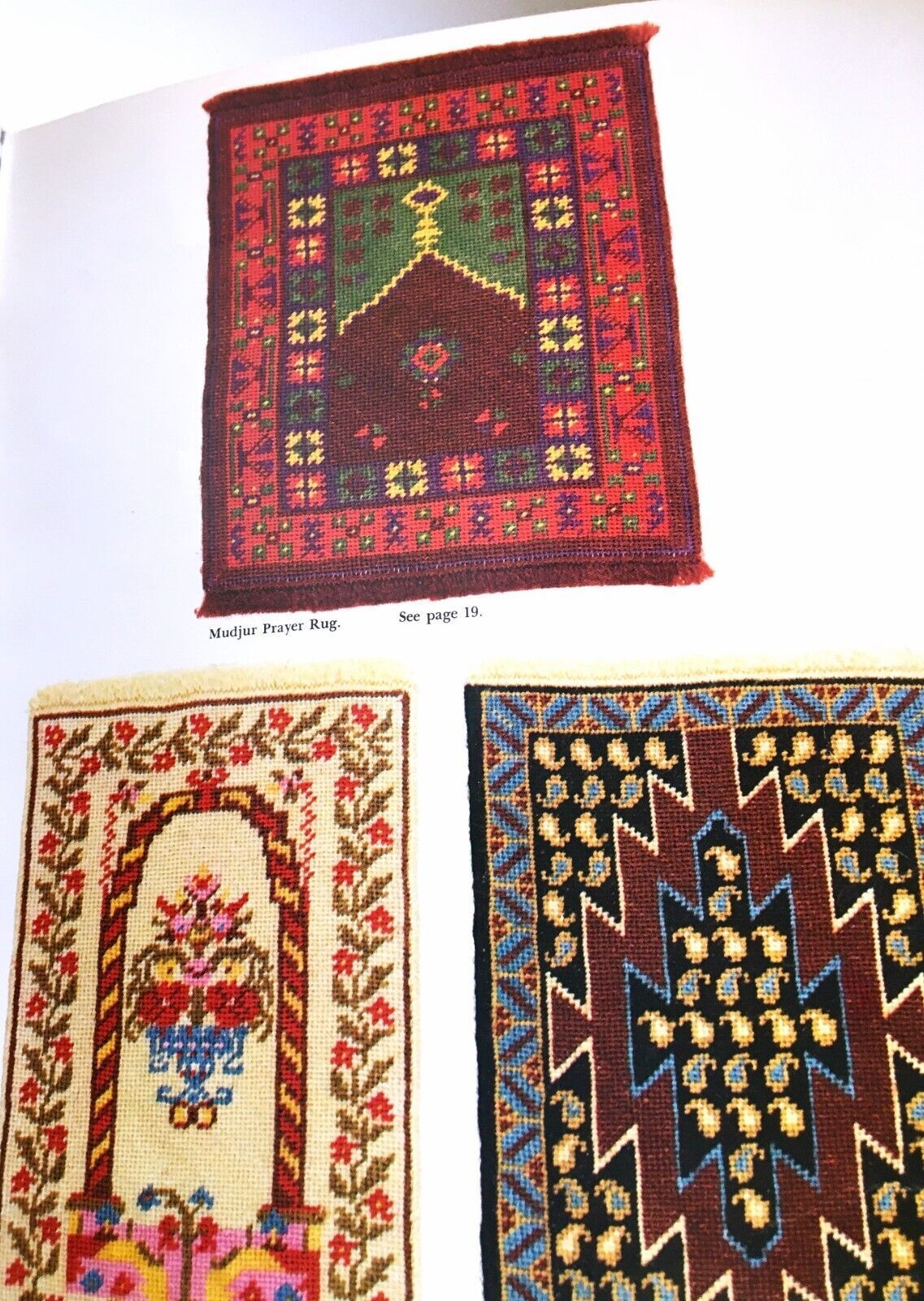 Miniature Needlepoint Rugs For Dollhouses Charted For Easy Use By Susan McBaine – Biblioteca Nacional De Angola