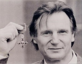 Liam Neeson 8x10 press photo holding up his OBE honor from The Queen - £7.59 GBP