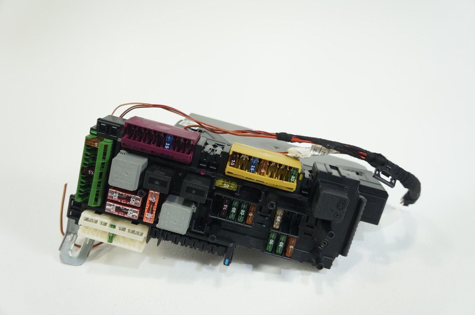 122014 mercedes w204 c300 4matic REAR sam fuse box relay module