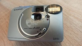Fotocamera digitale Fujifilm FinePix A201 2,0 megapixel funzionante - £34.88 GBP