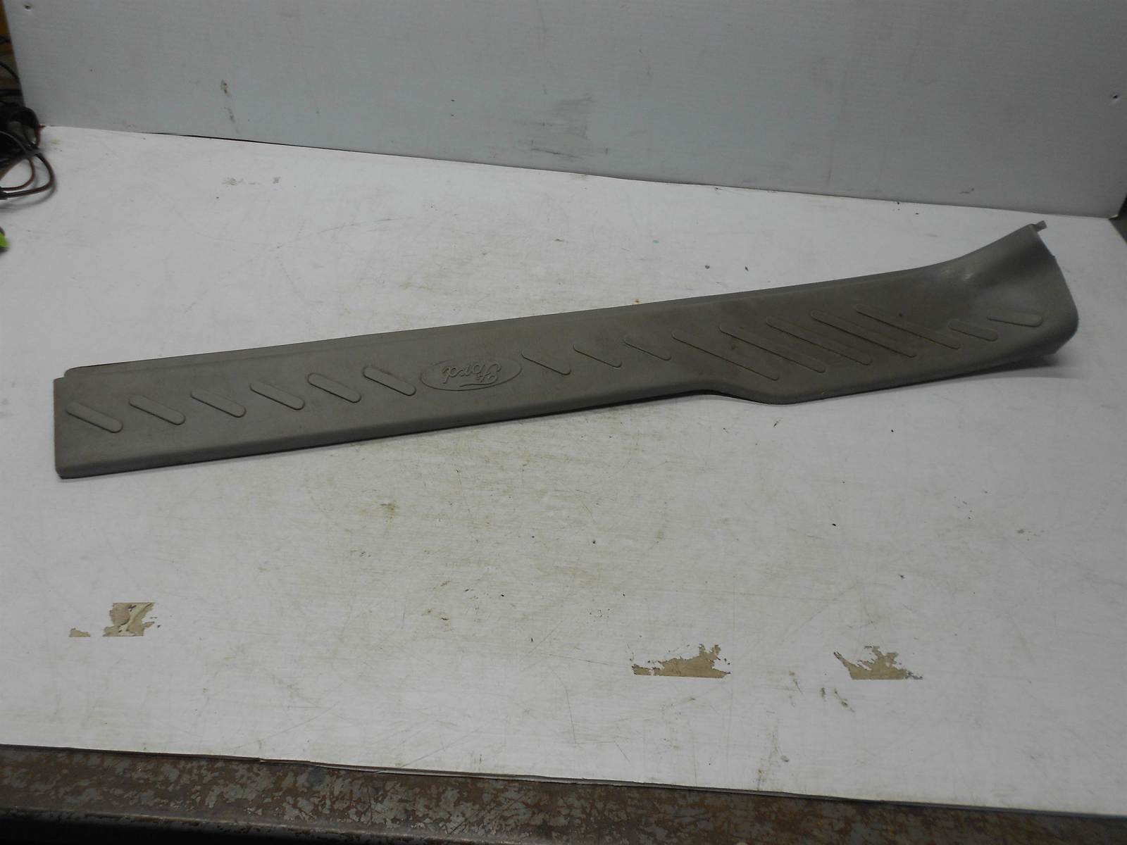 97-03 Ford F150 Regular Cab LH Left Front Door Rocker Sill Scuff Plate - $34.99