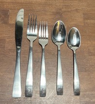 Oneida  HAMPSTEAD 18/10 Stainless Flatware 10 place settings ++ 79 total... - $150.00