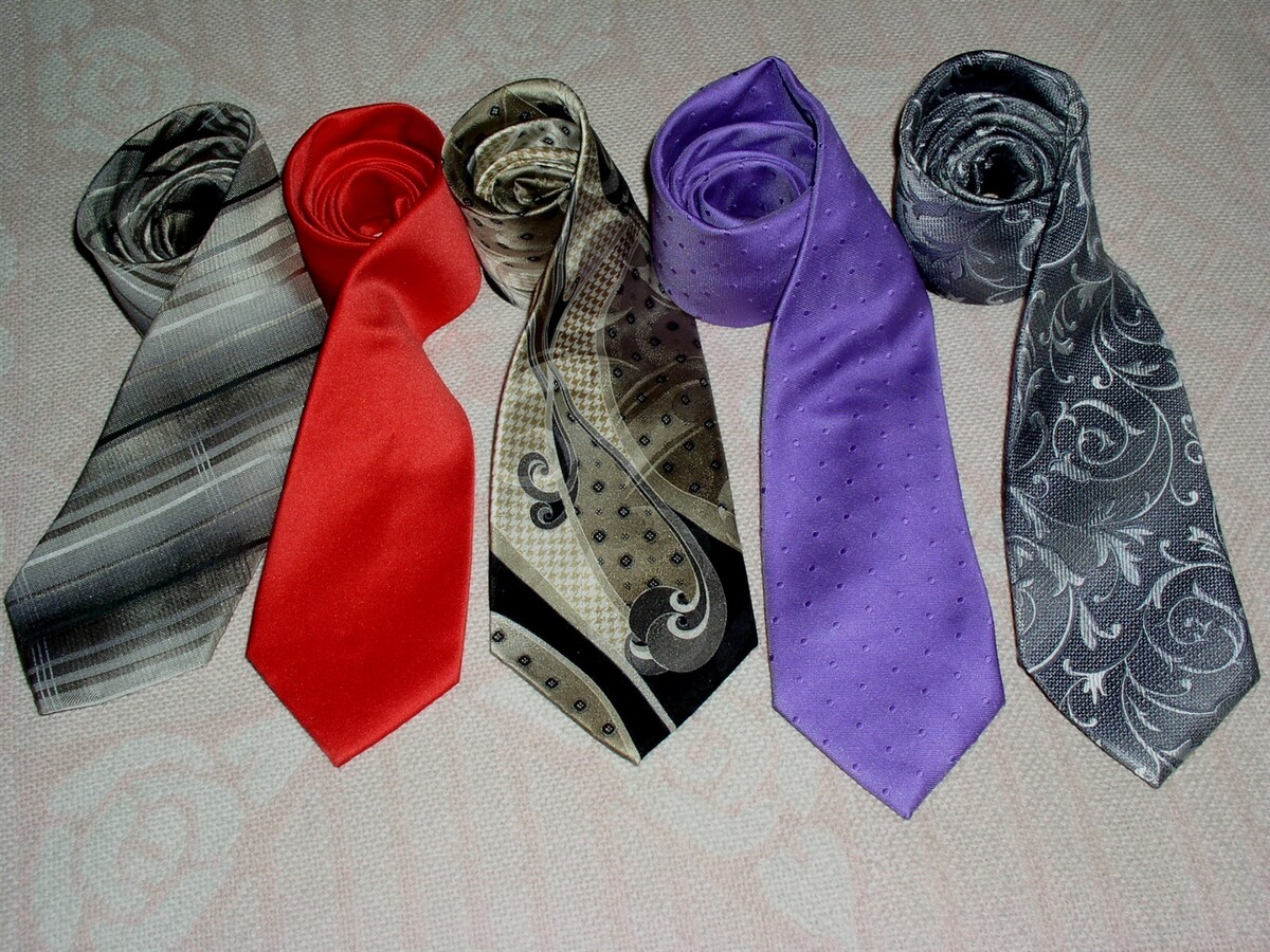 Necktie Lot Of 5 Various Colors And Widths Vintage Excellent Condition - $34.99