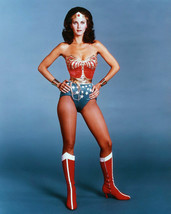 Lynda Carter As Wonder Woman 11X14 Glossy Photo - £10.97 GBP