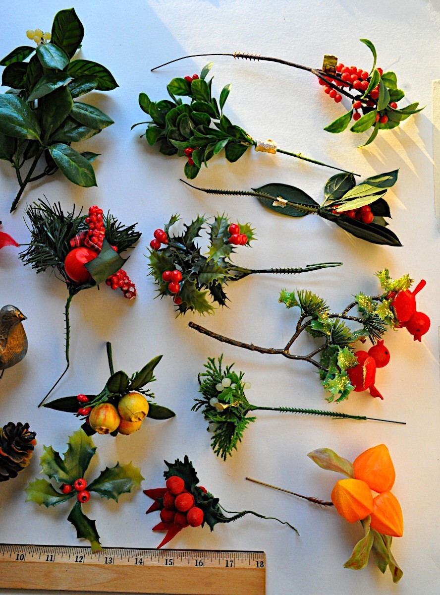 Lot Xmas Floral Picks Plastic Doves Holly Mistletoe Birds Poinsettia VTG 60s 70s Item image 5