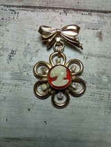 Vintage Goldtone Cameo Rhinestone Ribbon Flower Dangle Brooch Pin 2&quot; - £11.95 GBP