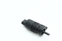 2004-2006 VOLKSWAGEN PHAETON FRONT WINDSHIELD WASHER SPRAY PUMP MOTOR H2103 image 2