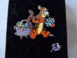 2001 Disney Trading Brooches 4584 Disneyland Easter - Tiger Egg Painting... - $32.77