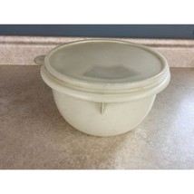 Tupperware Made In Canada 64 Fluid Ounce Storage Bowl With None Tupperwa... - $8.90