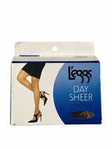 LEGGS day Sheer Pantyhose Size Q Suntan 1pr. Control Top Nylon DG0004su - $4.17