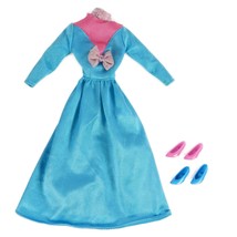 Vintage 1993 Barbie Fantasy Fashions Pack 8242E Long Sleeve Blue Gown Heels 90s - £15.77 GBP
