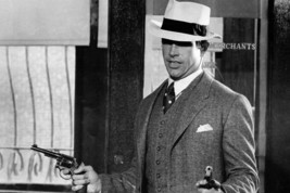 Warren Beatty in Bonnie and Clyde with Two Guns in Bank Robbery Scene 24x18 Post - $23.99