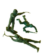 Army Men Toy Soldier plastic military figure lot WW2 Marx WWII green laying down - £15.45 GBP