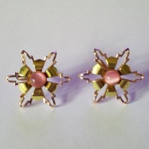 Vintage 50&#39;s Pink Stone Snowflake Screw Back Fashion Earrings - £13.98 GBP