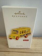 Vintage NIB Hallmark 2009 Fisher Price Yellow School Bus Christmas Ornam... - $455.31 MXN