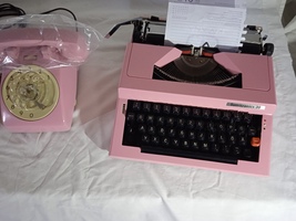 Machine à écrire portable manuelle Rose + telephone couleurs marques disponibles - £315.24 GBP