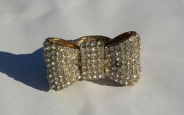 Elastic Ring Sz 6 Gawdy Large Bow Encrusted Stones Fashion Jewelry Gold Color - £14.14 GBP