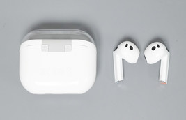 Samsung Galaxy Buds3 SM-R530 True Wireless Bluetooth Earbuds White (very good) image 4