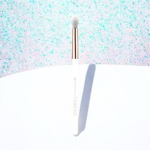 Essence Eye Blender Eyeshadow Brush Brand New in Box - $9.89