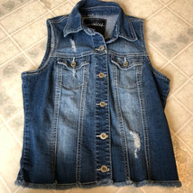 Maurices WOMEN’S Medium WASH BLUE JEAN VEST SIZE  Medium Distressed - £19.15 GBP